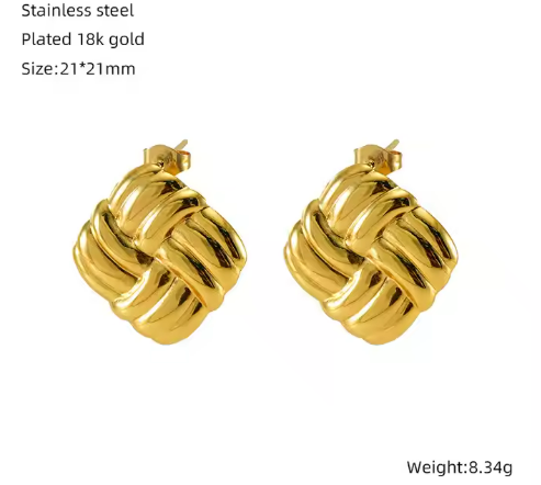 Lux knot studs