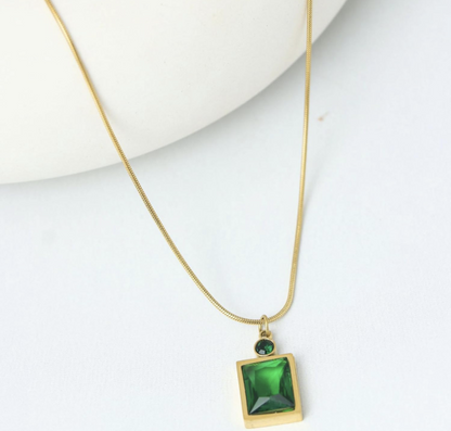 Emerald pendant chain