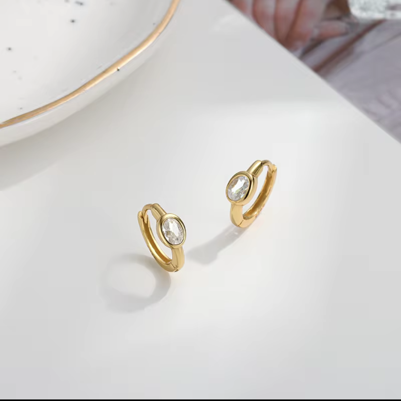 Sleek Solitaire hoops