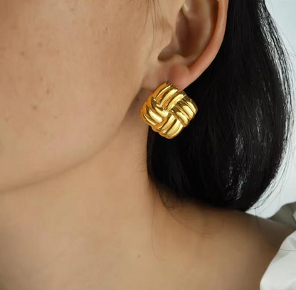 Lux knot studs